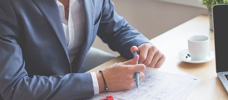 man wearing blue blazer on business meeting picjumbo com 1